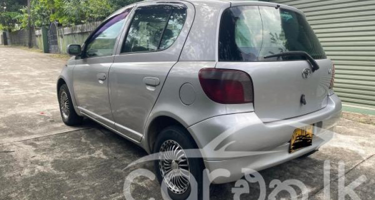 TOYOTA VITZ 2001