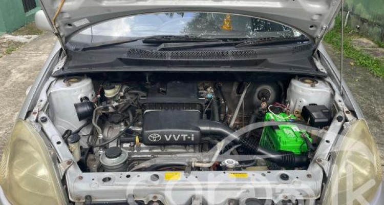 TOYOTA VITZ 2001