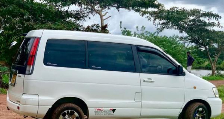 TOYOTA NOAH KR42 2002