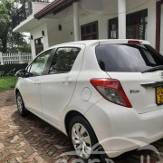 TOYOTA VITZ 2013