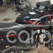 BAJAJ PULSAR 180 2018