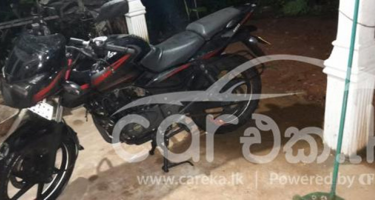 BAJAJ PULSAR 180 2018