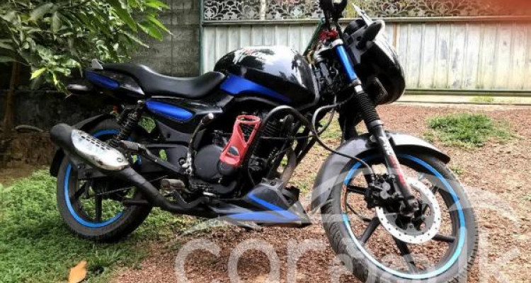 BAJAJ PULSAR 180 2005
