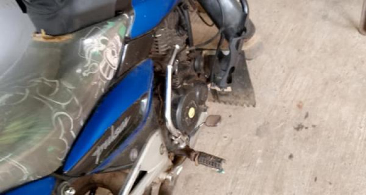 BAJAJ PULSAR 180 2005