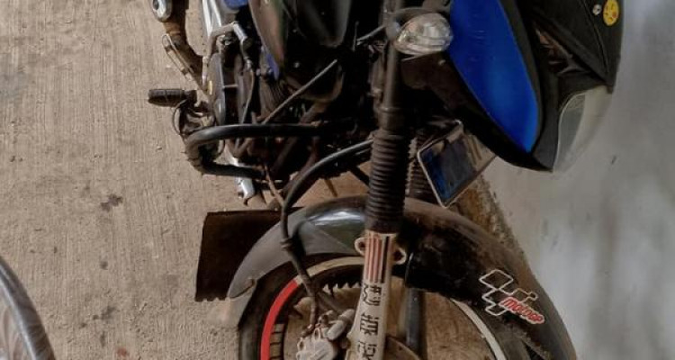 BAJAJ PULSAR 180 2005
