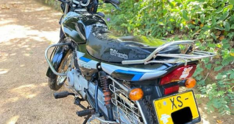 BAJAJ CT100 2010