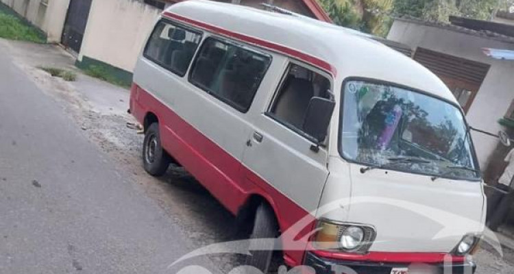 TOYOTA HIACE LH40 1981