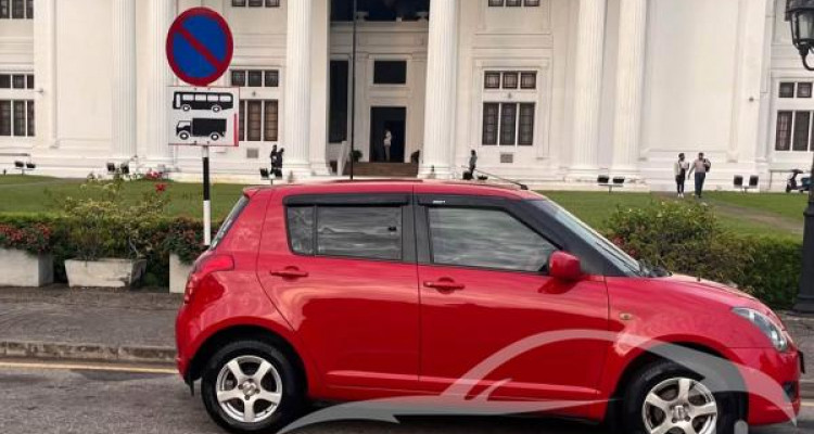 SUZUKI SWIFT 2010
