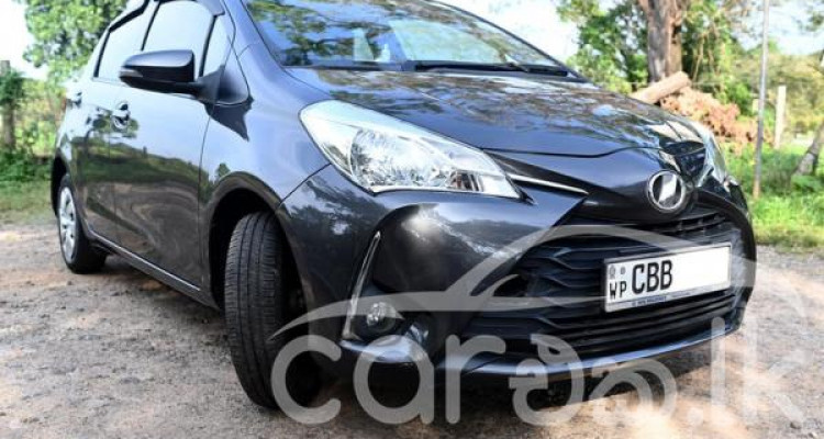 TOYOTA VITZ 2017