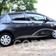 TOYOTA VITZ 2017