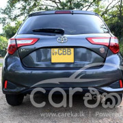 TOYOTA VITZ 2017