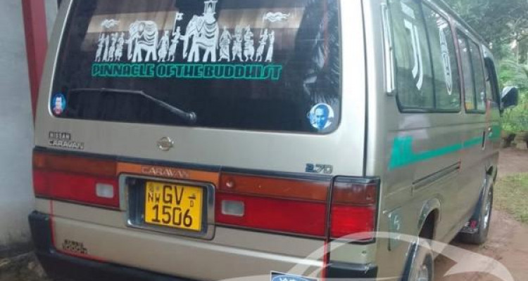 NISSAN CARAVAN 1997