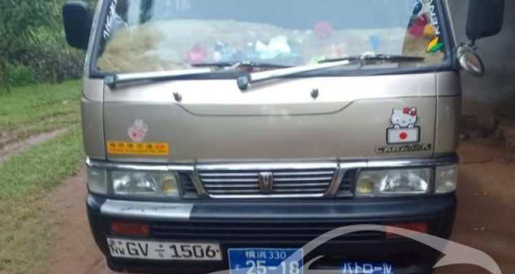NISSAN CARAVAN 1997