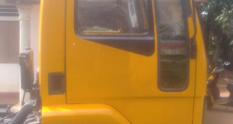 LANKA ASHOK LEYLAND LORRY 1995
