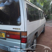 NISSAN CARAVAN 1992