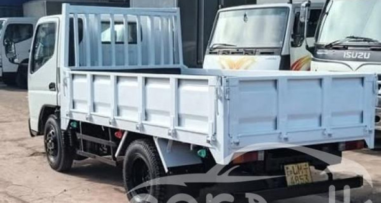 MITSUBISHI CANTER FUSO 2016