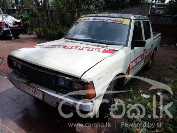 NISSAN DATSUN 1983