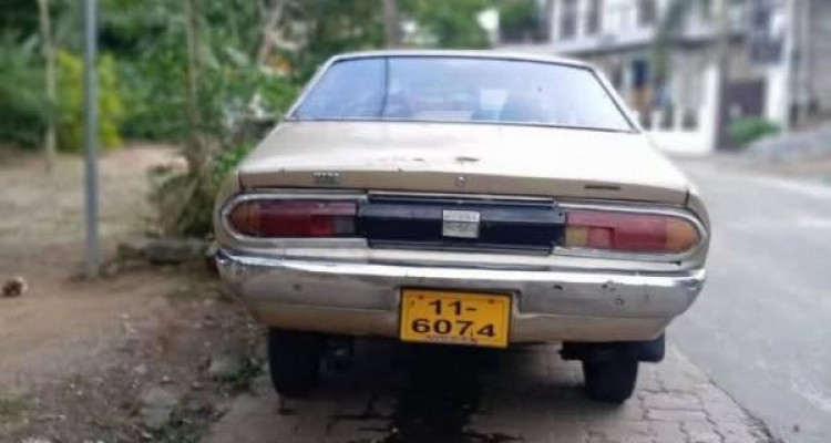 NISSAN SUNNY B211 1976