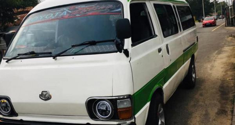 TOYOTA HIACE LH40 1982