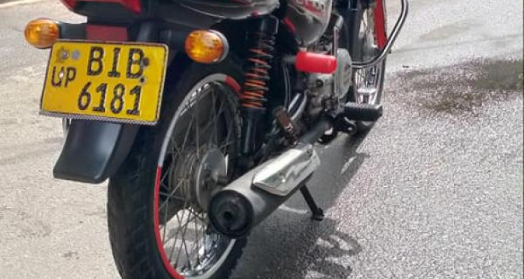 BAJAJ CT100 2019