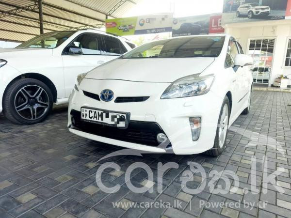 TOYOTA PRIUS 2015