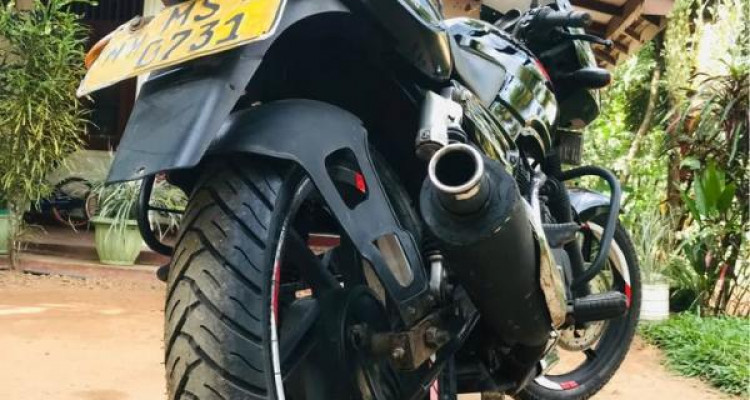 BAJAJ PULSAR 180 2006