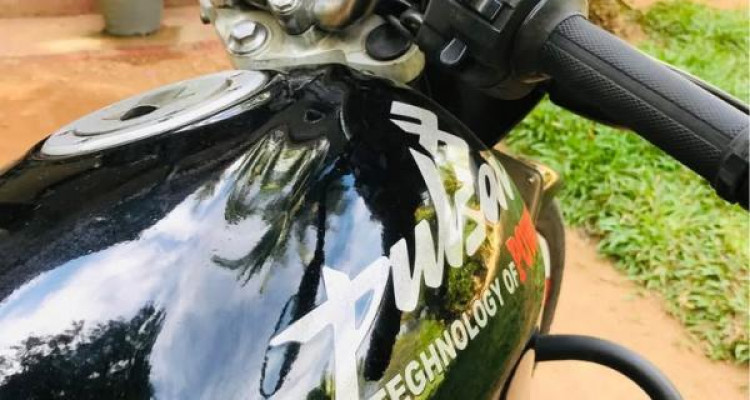 BAJAJ PULSAR 180 2006