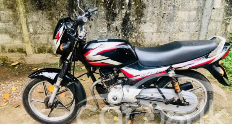 BAJAJ CT100 2019