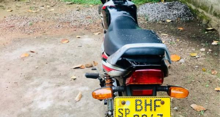 BAJAJ CT100 2019