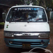 TOYOTA HIACE LH20 1982