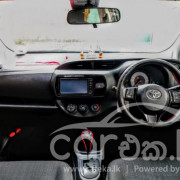 TOYOTA VITZ 2017