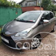 TOYOTA VITZ 2017
