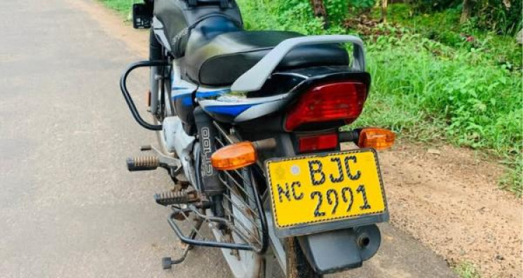 BAJAJ CT100 2022