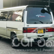 NISSAN CARAVAN 1999