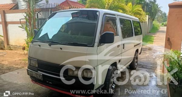 NISSAN CARAVAN 1999