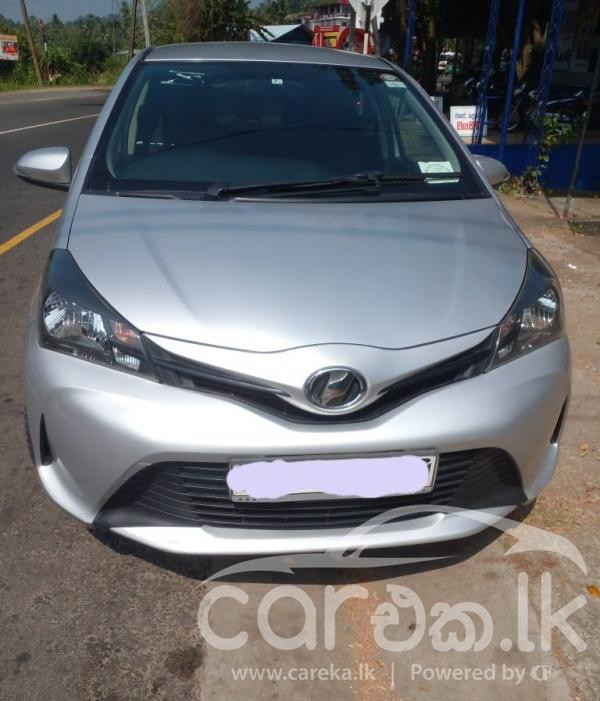 TOYOTA VITZ 2016