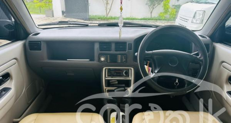 MAZDA DEMIO 2003