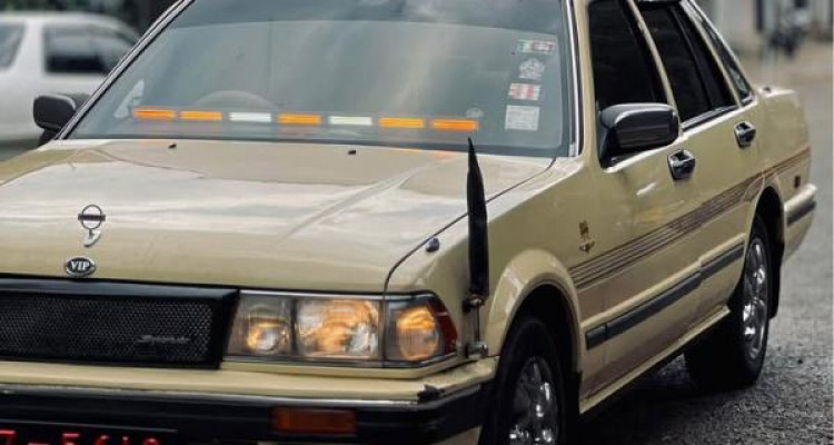 NISSAN CEDRIC 1989