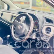 TOYOTA VITZ 2011