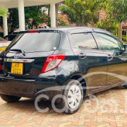 TOYOTA VITZ 2011