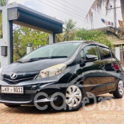 TOYOTA VITZ 2011