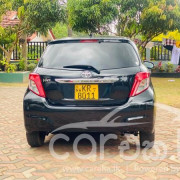 TOYOTA VITZ 2011