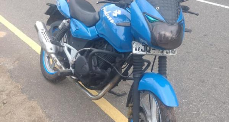 BAJAJ PULSAR 180 2005