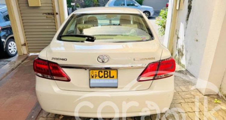 TOYOTA PREMIO 2020