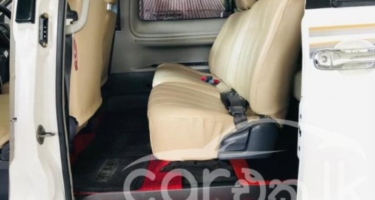 TOYOTA NOAH KR42 2005