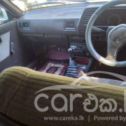 NISSAN TRAD SUNNY 1987