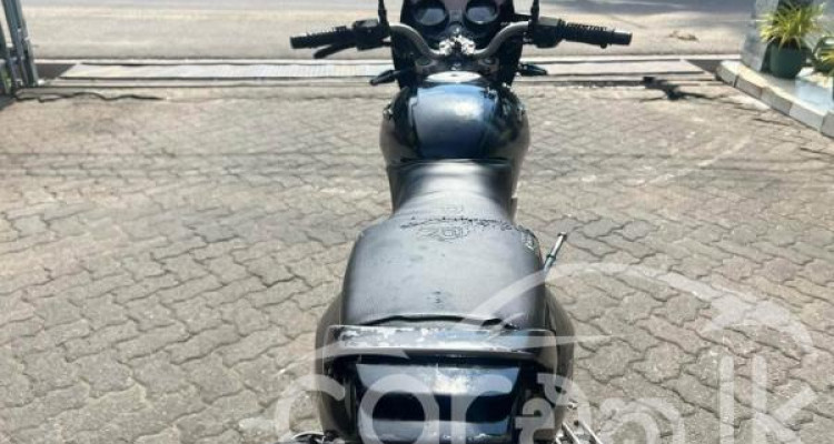 BAJAJ PULSAR 180 2006