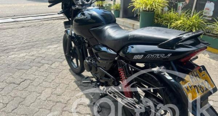 BAJAJ PULSAR 180 2006