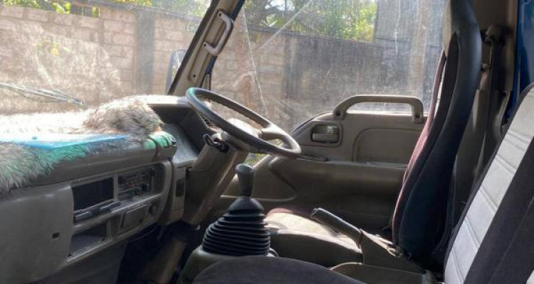 ISUZU NPR 1995
