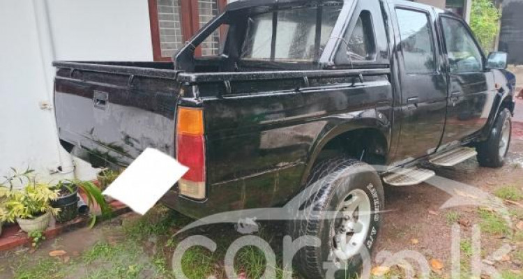 NISSAN DATSUN D21 1987